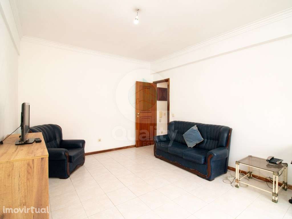 APARTAMENTO T1 NA BAIXA DA BANHEIRA COM MUITA LUMINOSIDADE - Grande imagem: 4/29