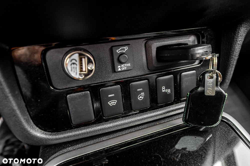 Mitsubishi Outlander 2.2 DID Instyle Navi 4WD - 18