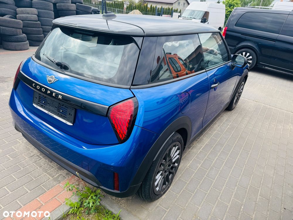 MINI Cooper C Essential Trim - 15