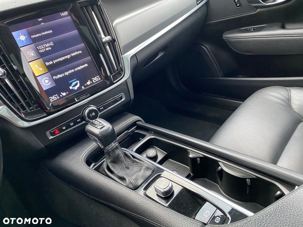 Volvo V90 D4 Momentum - 29