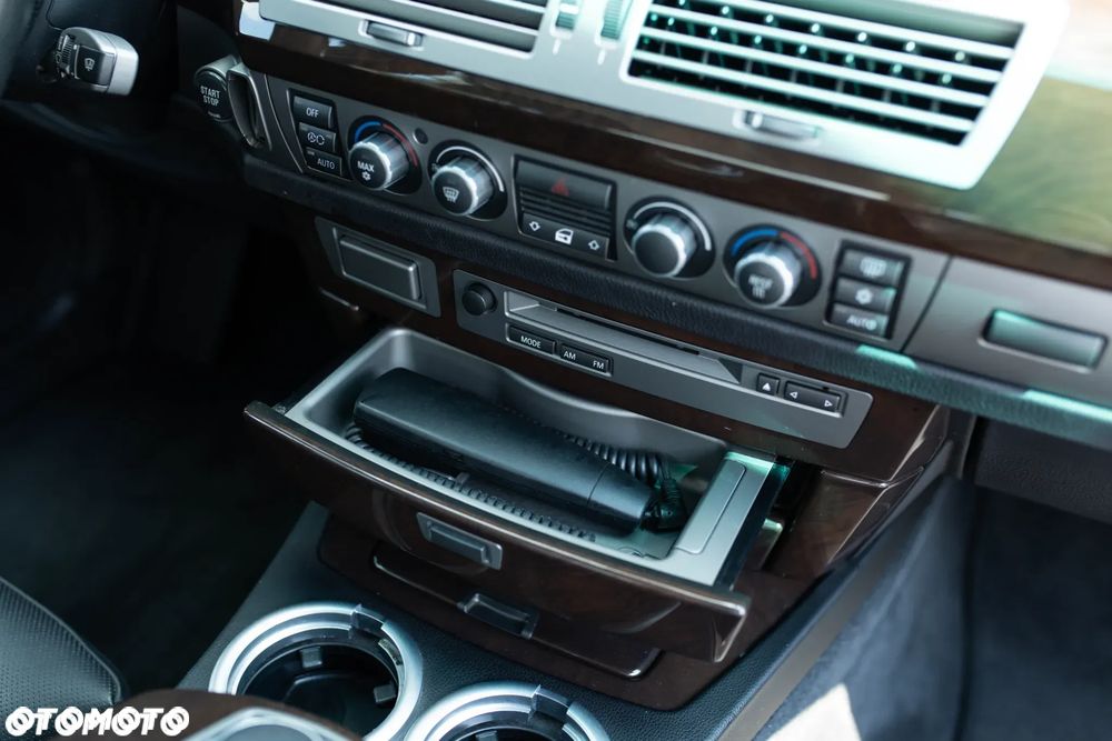 BMW Seria 7 750i - 20