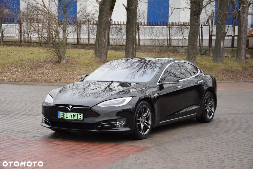 Tesla Model S - 1