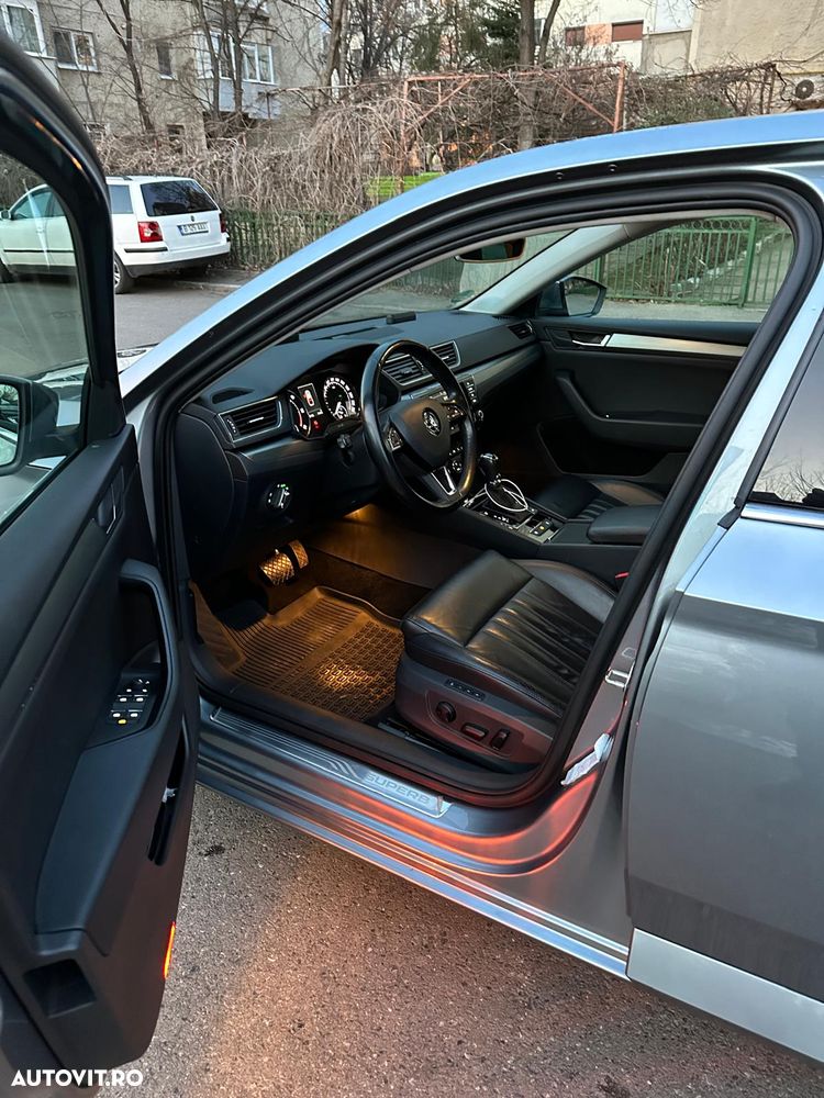 Skoda Superb 2.0 TDI DSG Style - 10