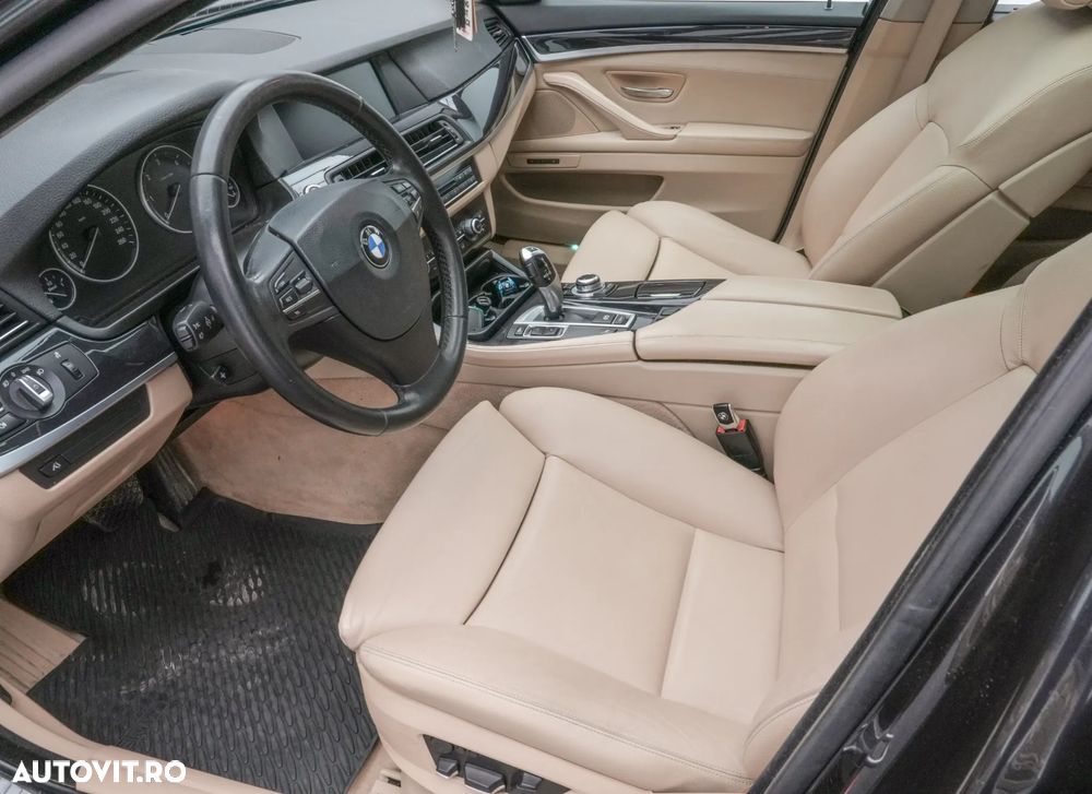 BMW Seria 5 520d xDrive - 13