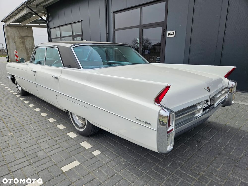 Cadillac Deville - 19