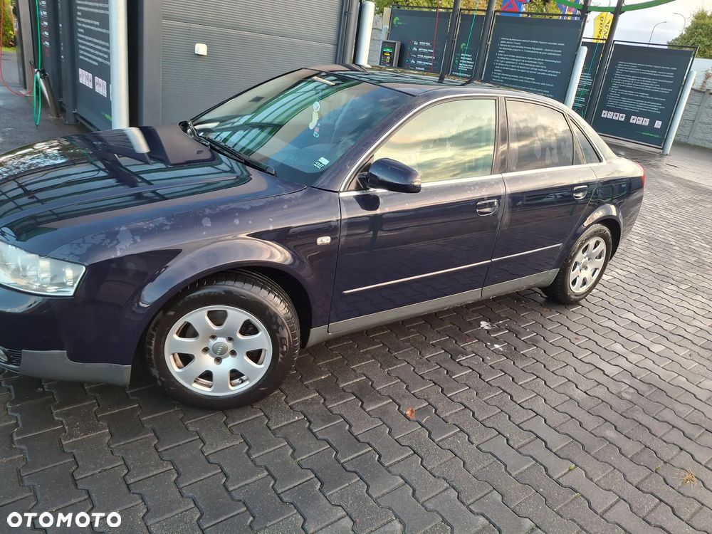 Audi A4 Limousine - 4