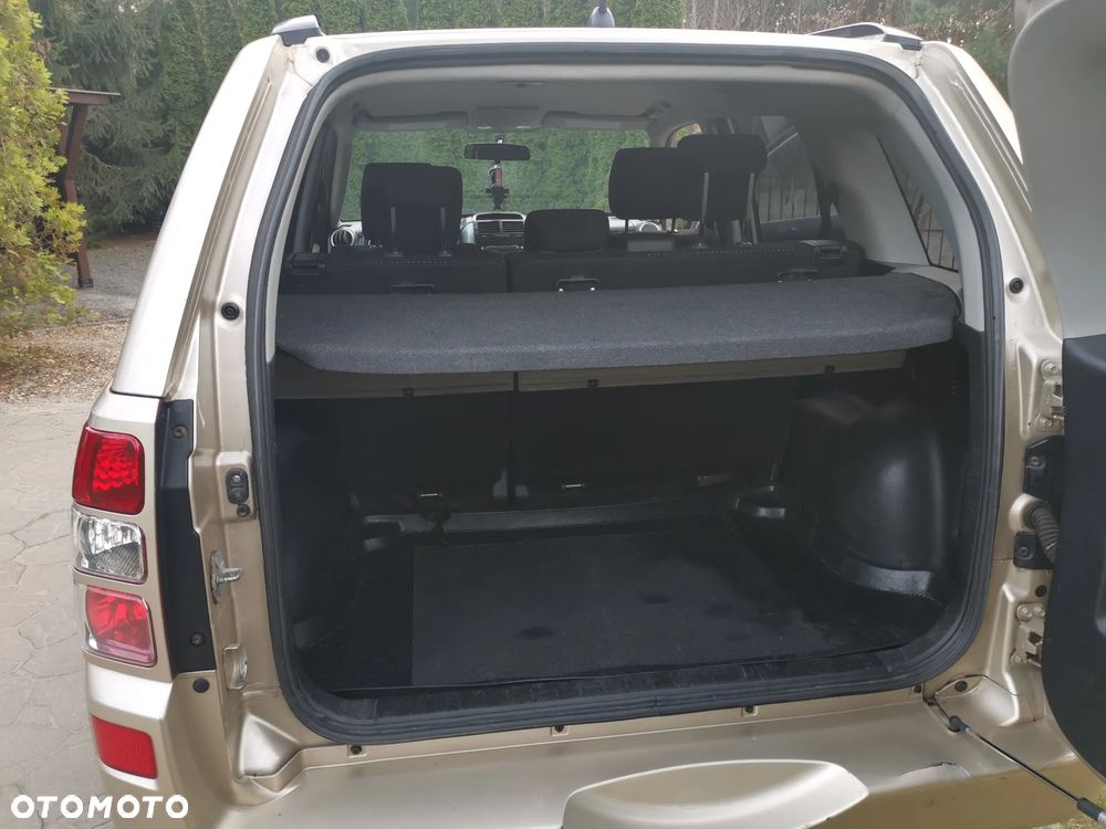 Suzuki Grand Vitara 2.0 De luxe - 14