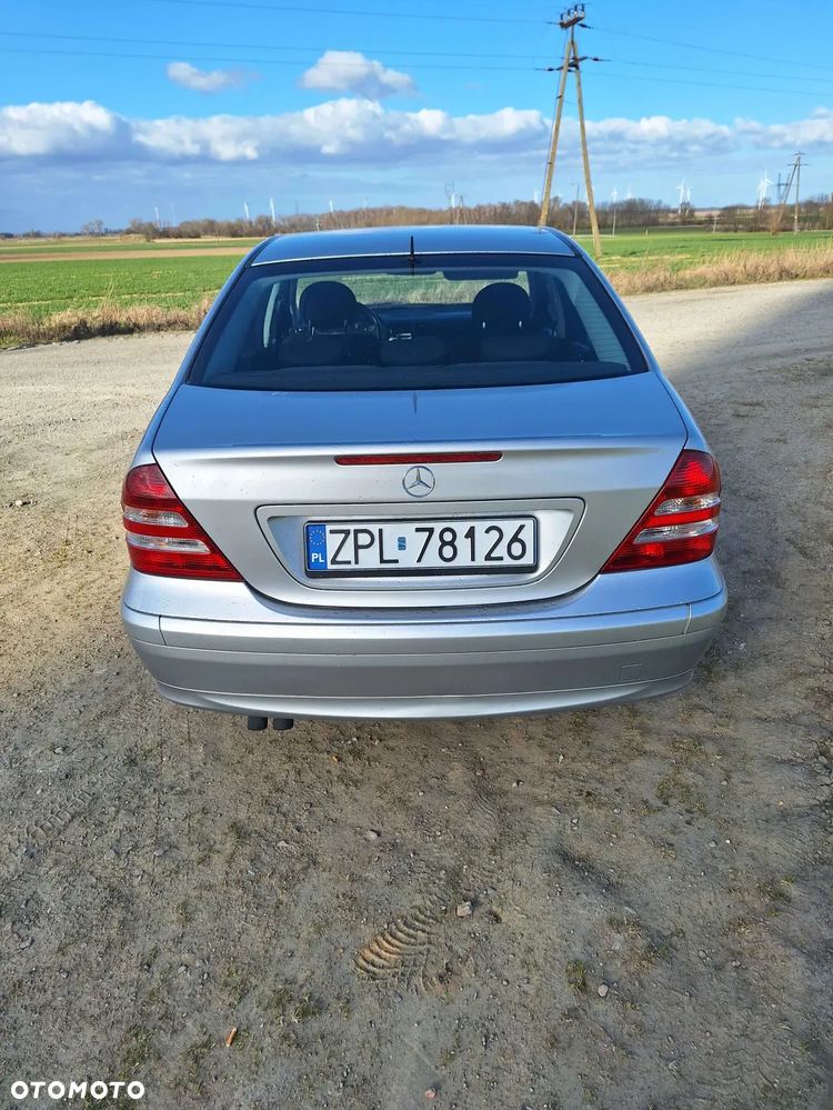 Mercedes-Benz Klasa C 180 T Kompressor Classic - 4