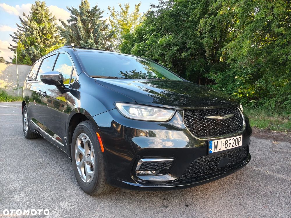 Chrysler Pacifica - 1