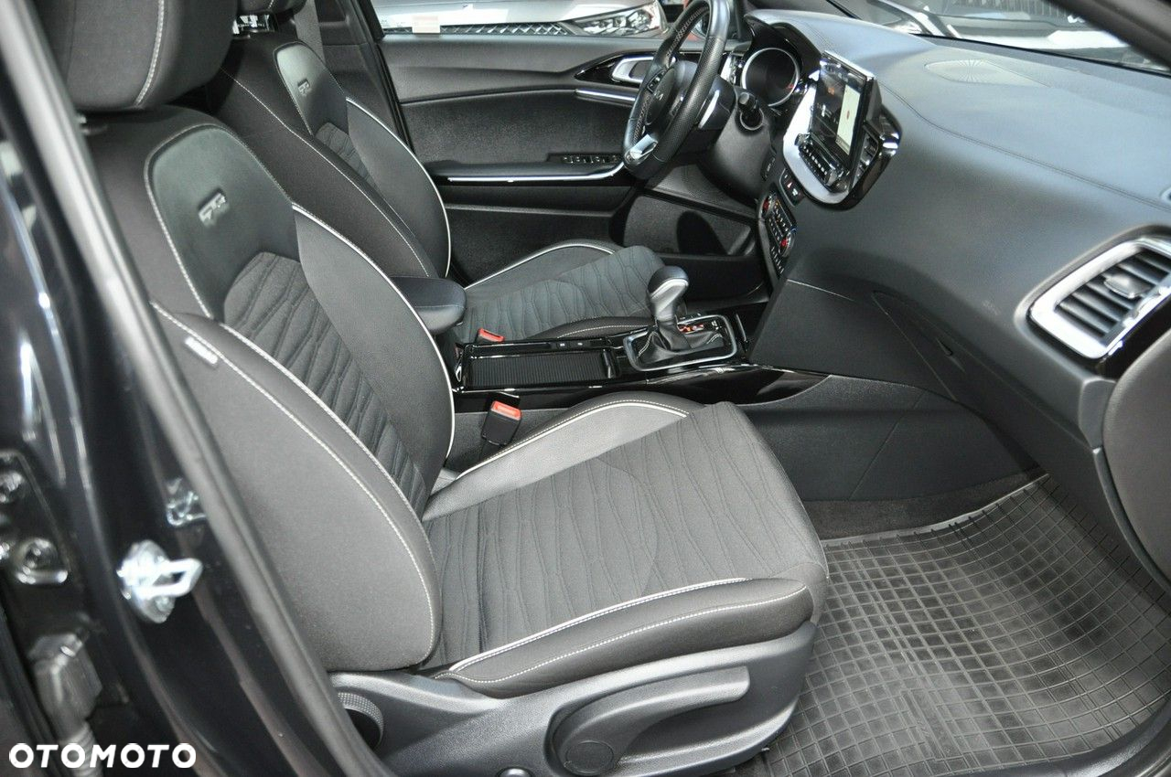 Kia ProCeed - 7