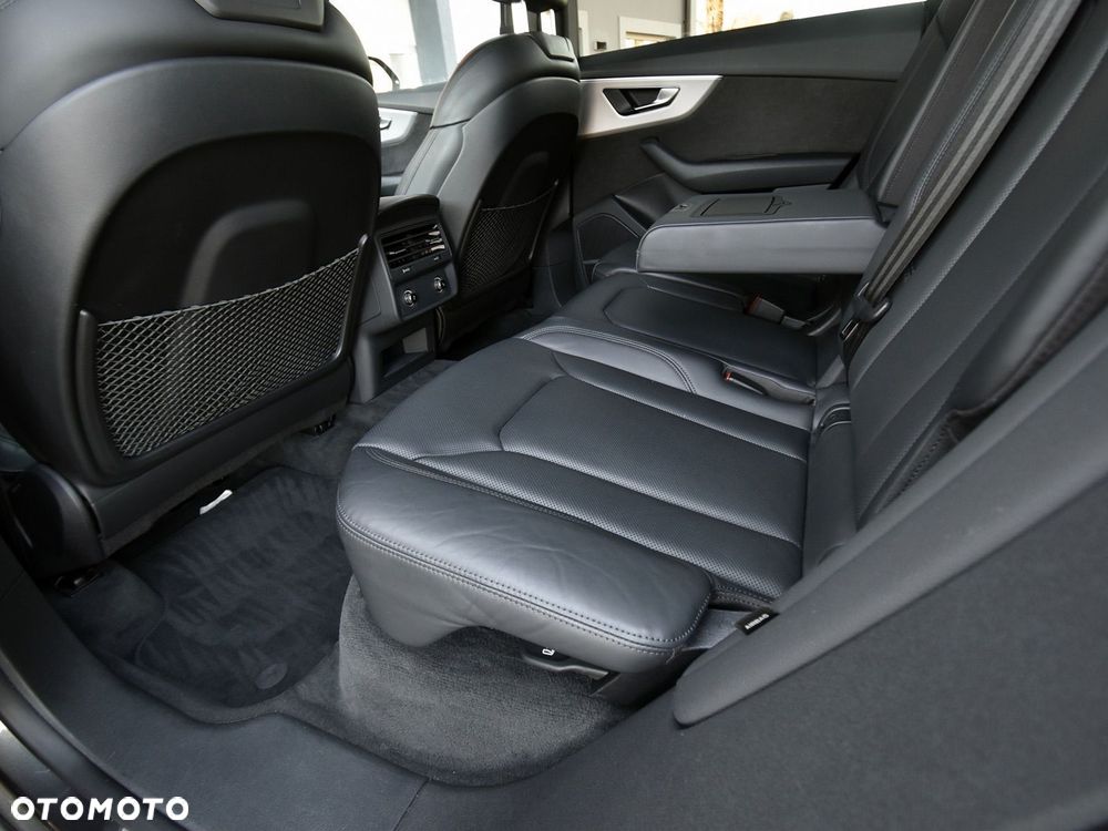 Audi Q8 - 25