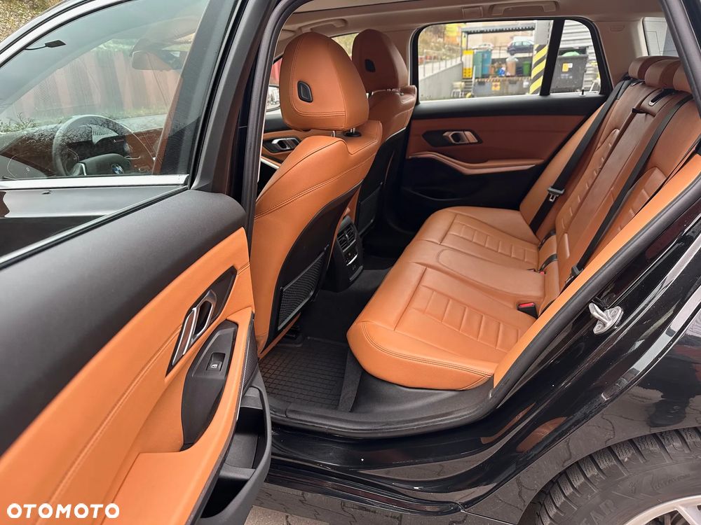 BMW Seria 3 320d MHEV Luxury Line - 15