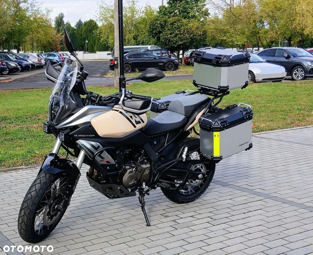 QJMOTOR SRT 600SX - 6