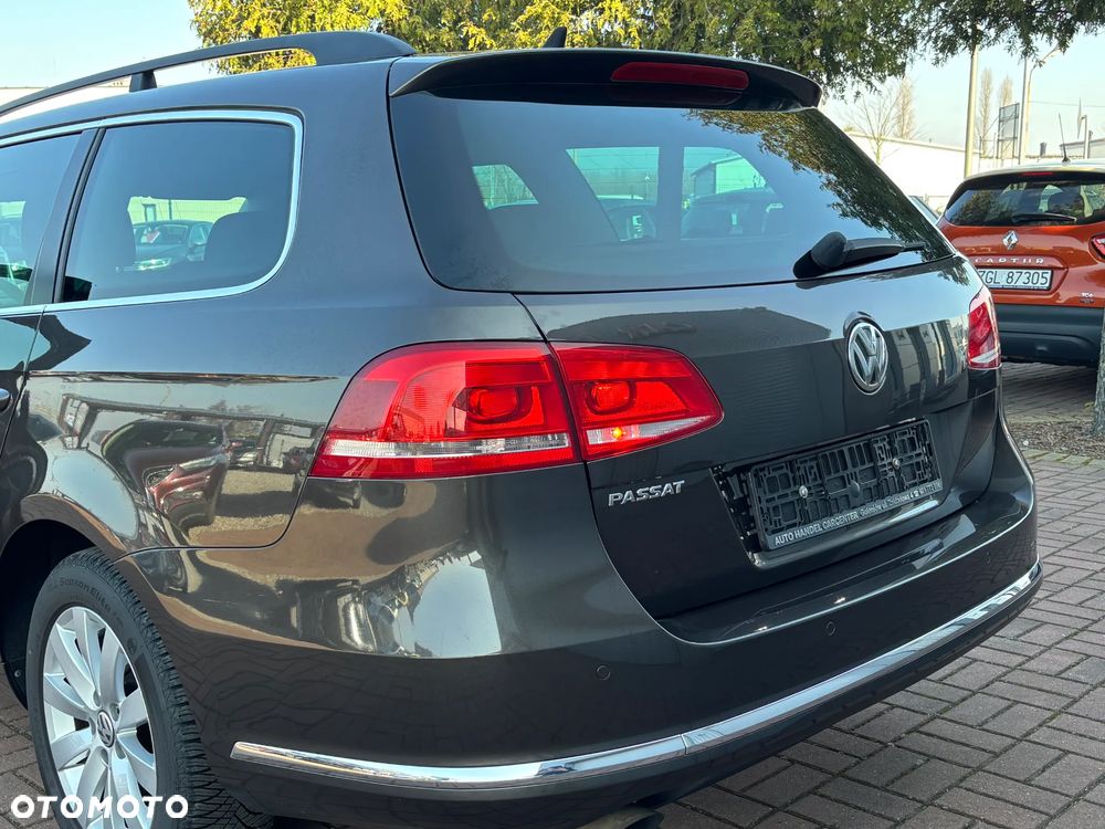 Volkswagen Passat - 11