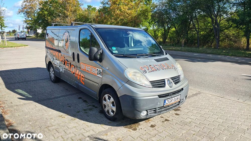 Renault Trafic 2.0 - 4