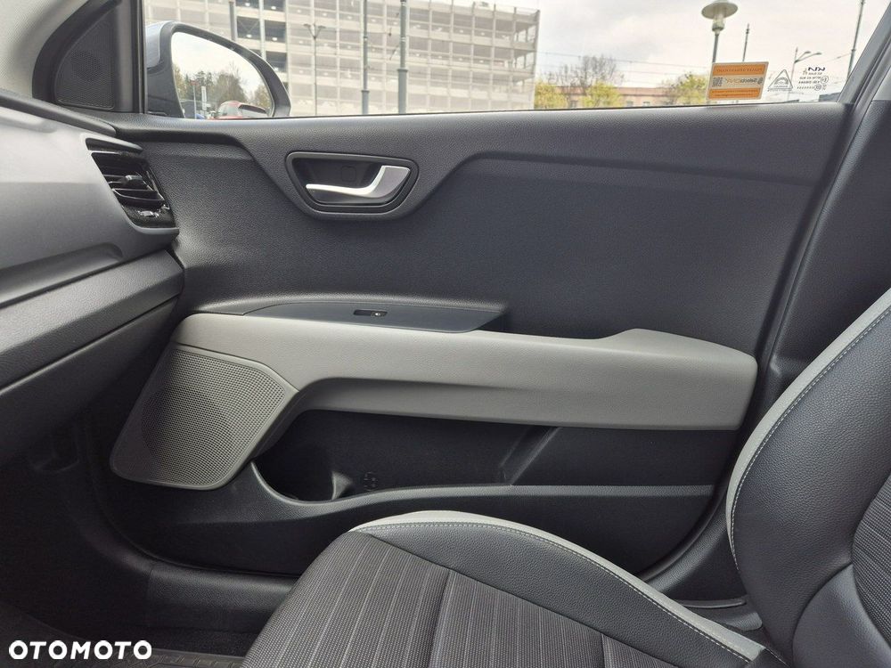 Kia Stonic 1.0 T-GDI L - 32