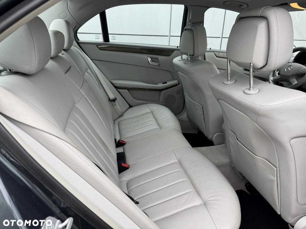 Mercedes-Benz Klasa E - 19