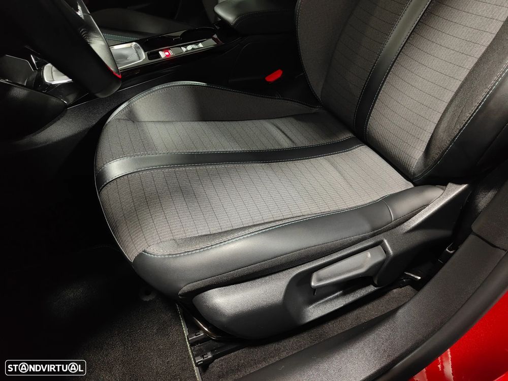 Peugeot 208 1.2 PureTech Allure EAT8 - 34