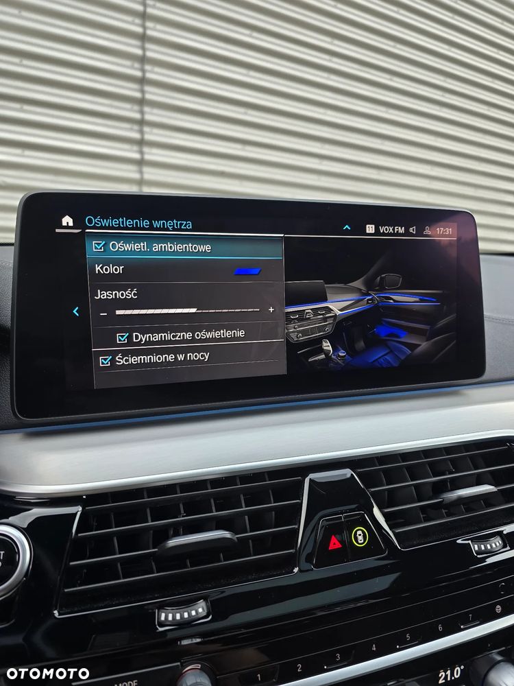 BMW Seria 5 530e Luxury Line sport - 32