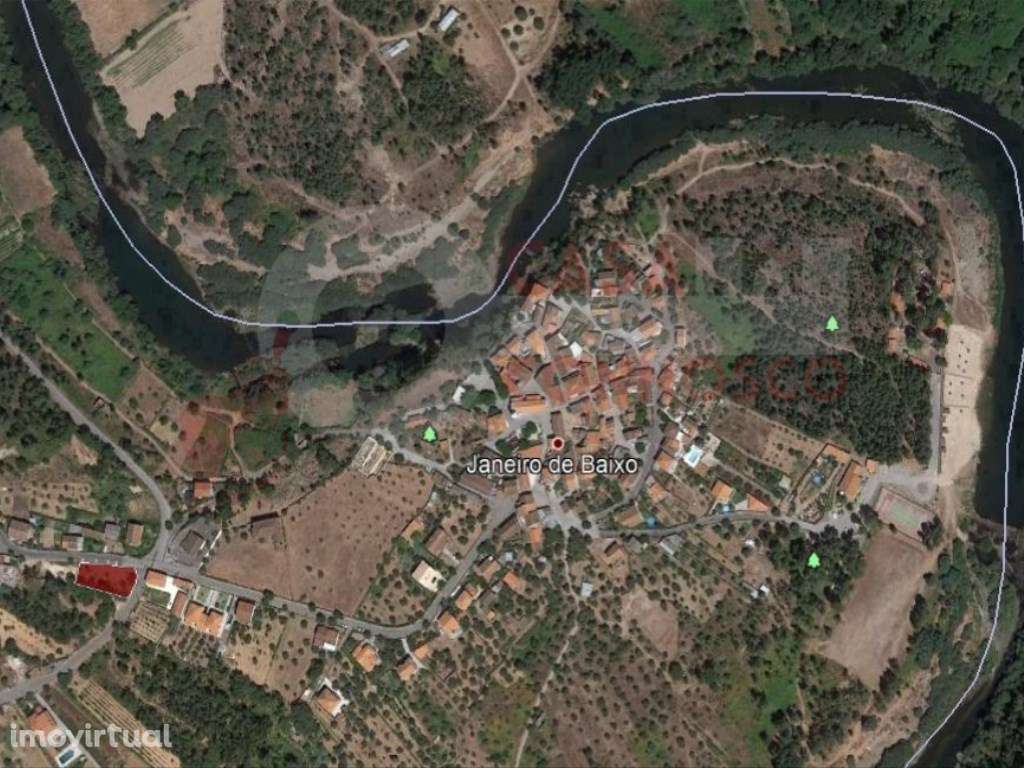 Terreno com possibilidade de construção - Grande imagem: 2/2
