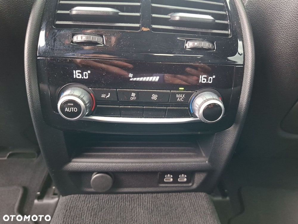 BMW Seria 5 520d xDrive MHEV M Sport sport - 23