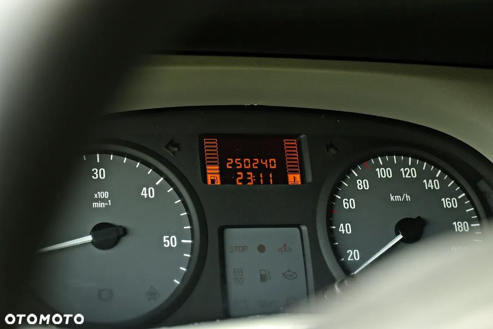 Opel Vivaro - 35