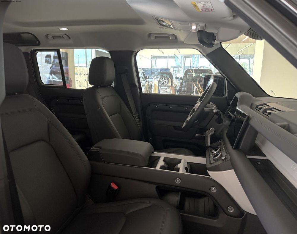 Land Rover Defender - 14