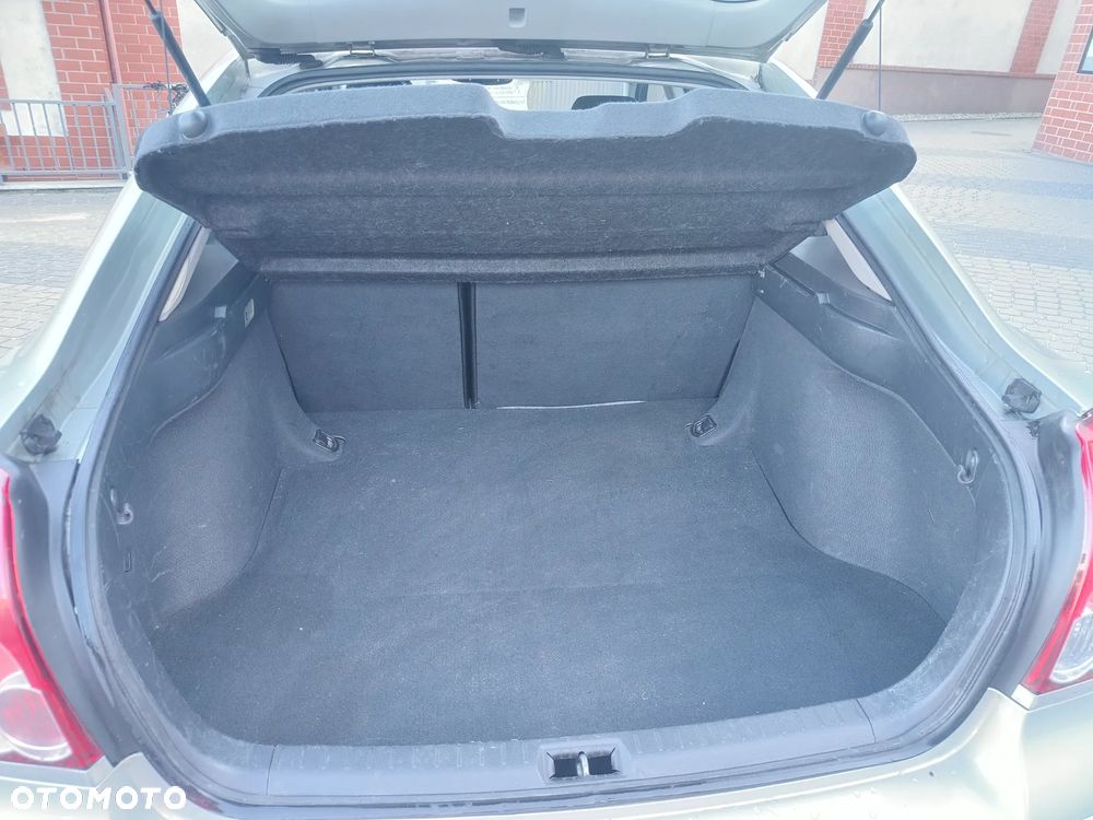 Toyota Avensis 1.8 VVT-i Luna - 19