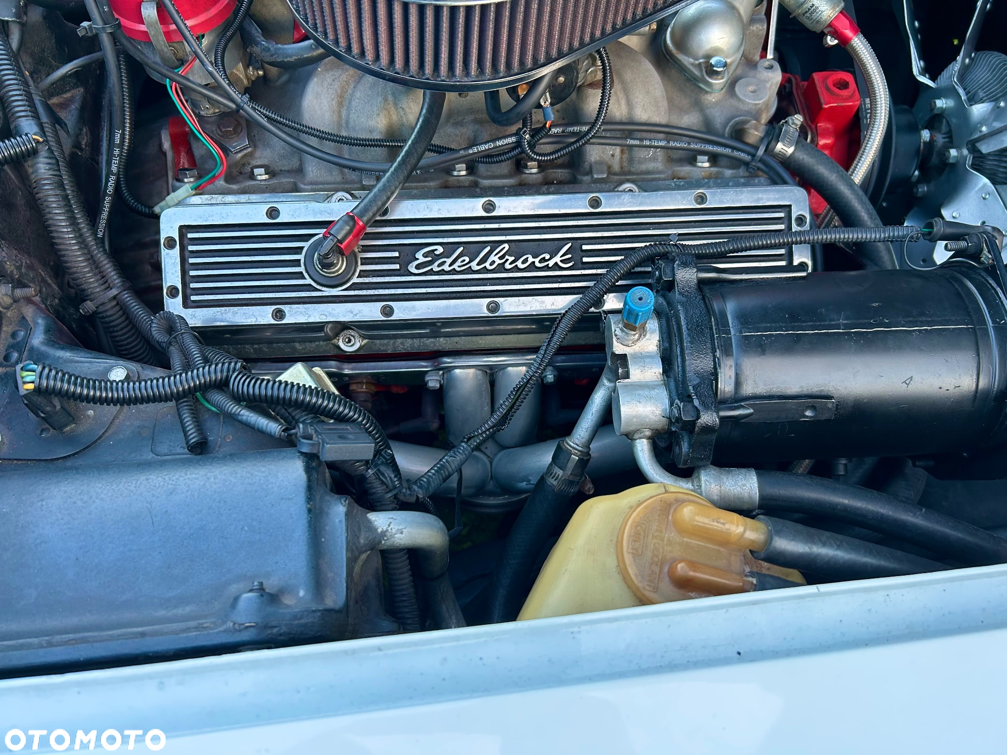 Chevrolet Corvette - 23
