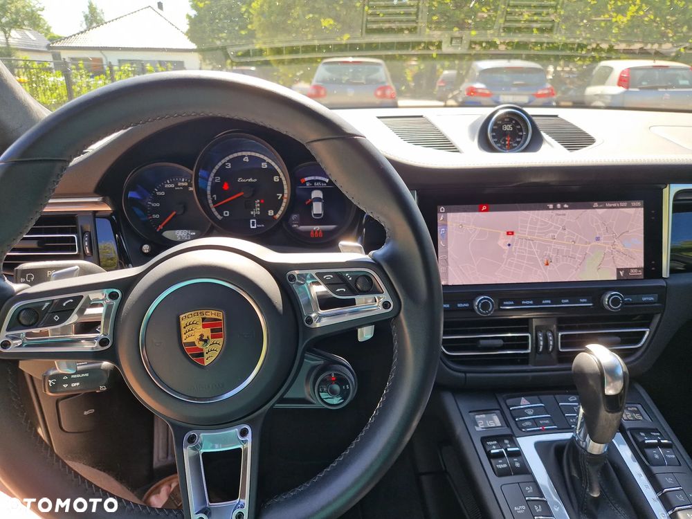 Porsche Macan Turbo - 9