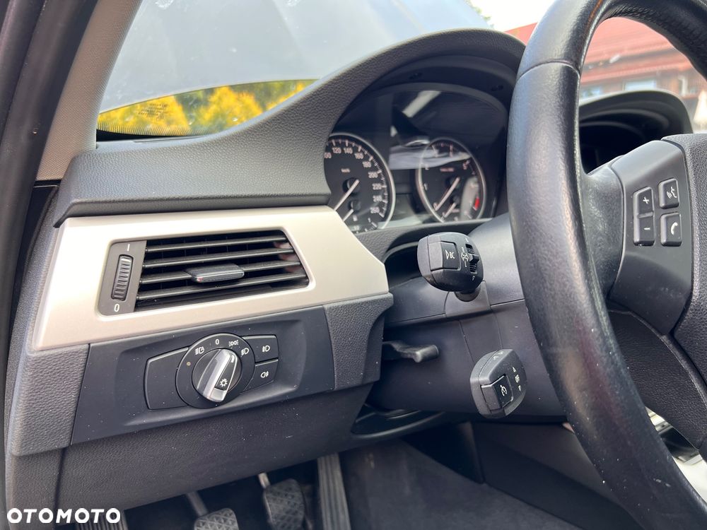 BMW Seria 3 318i - 13