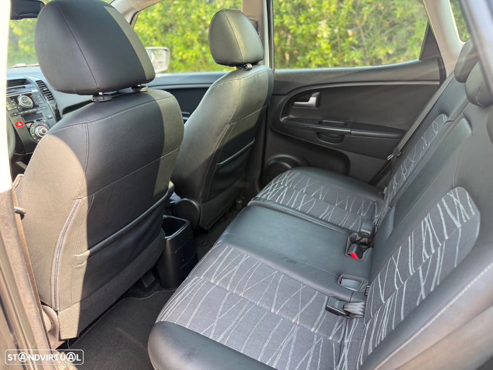Kia Venga 1.4 CRDi TX ISG - 11