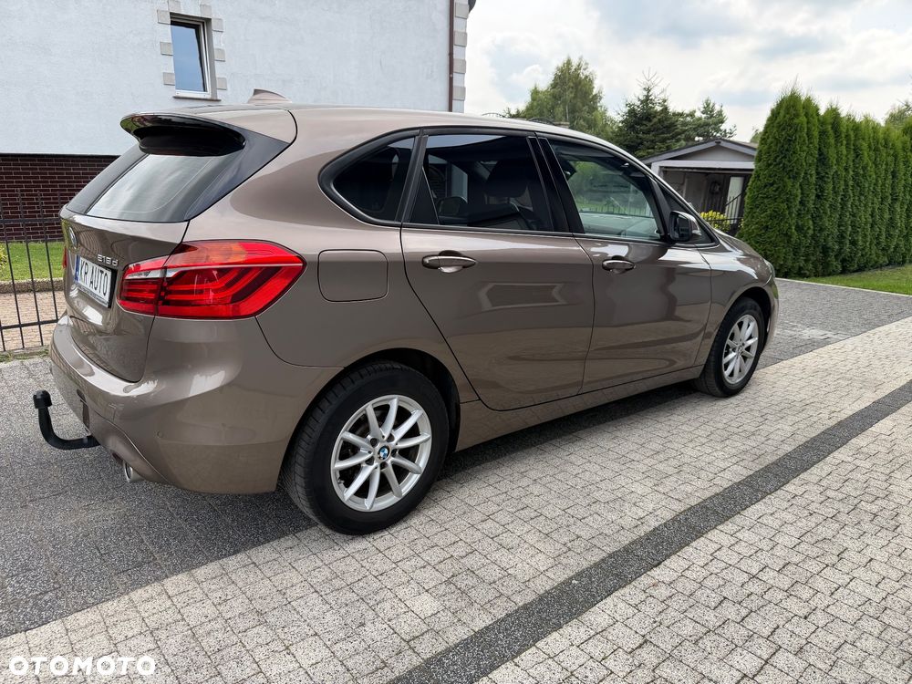 BMW Seria 2 218d - 5