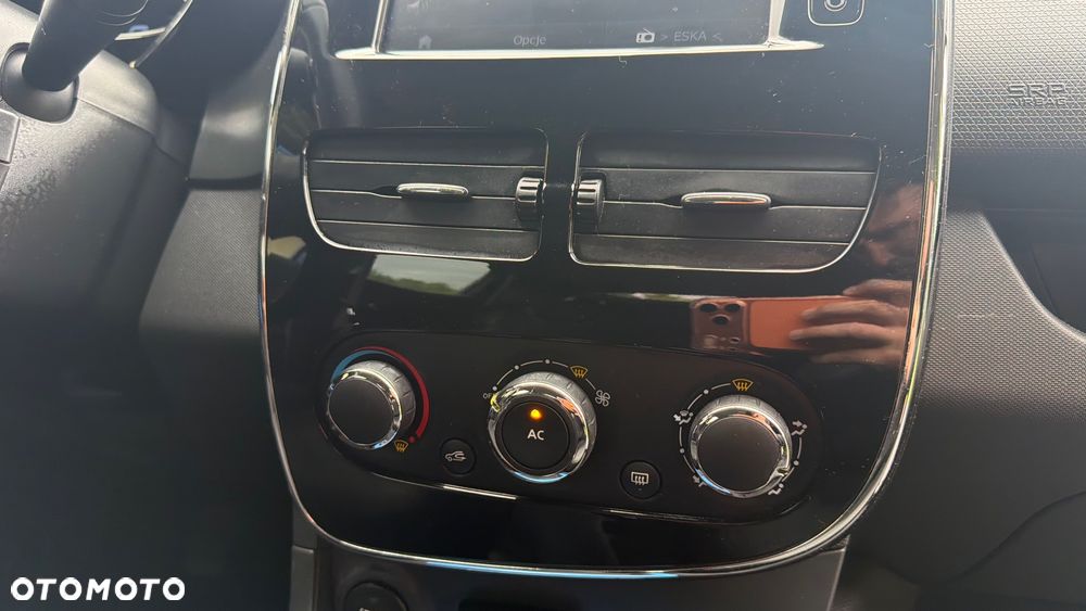 Renault Clio TCe 90 Limited - 17