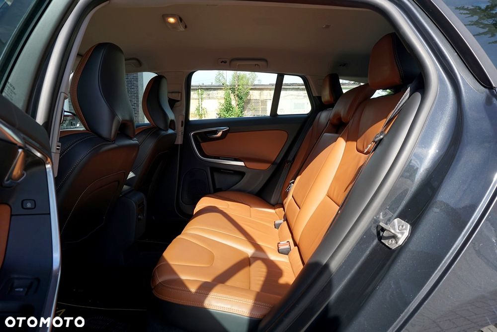 Volvo V60 D4 Drive-E Summum - 34