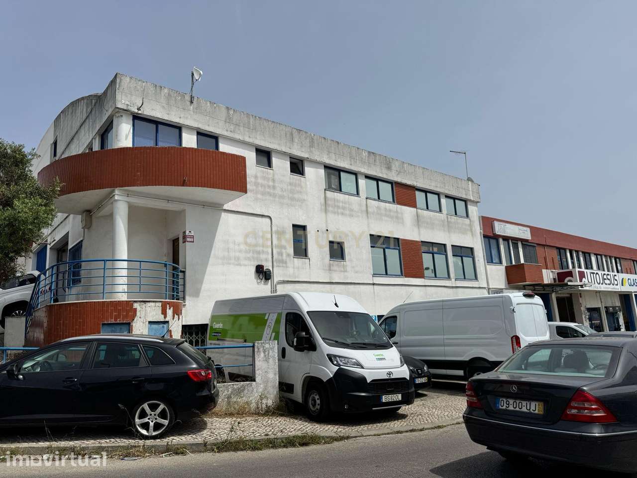 Armazém com 360 m2 - Grande imagem: 2/12