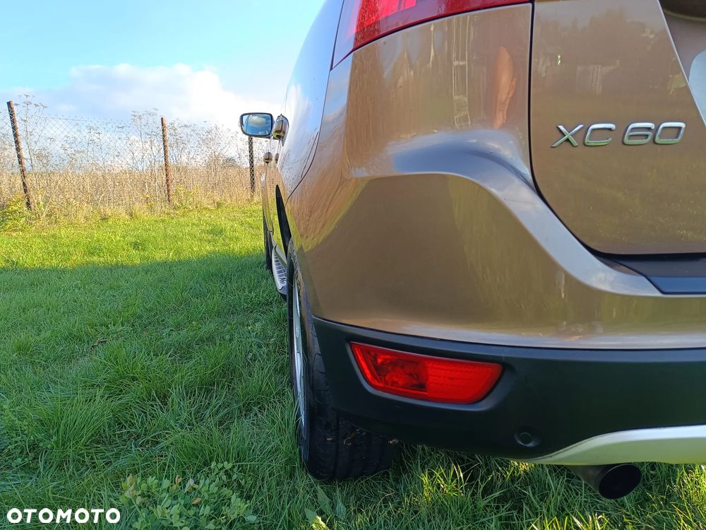 Volvo XC 60 D4 R-Design Momentum - 33