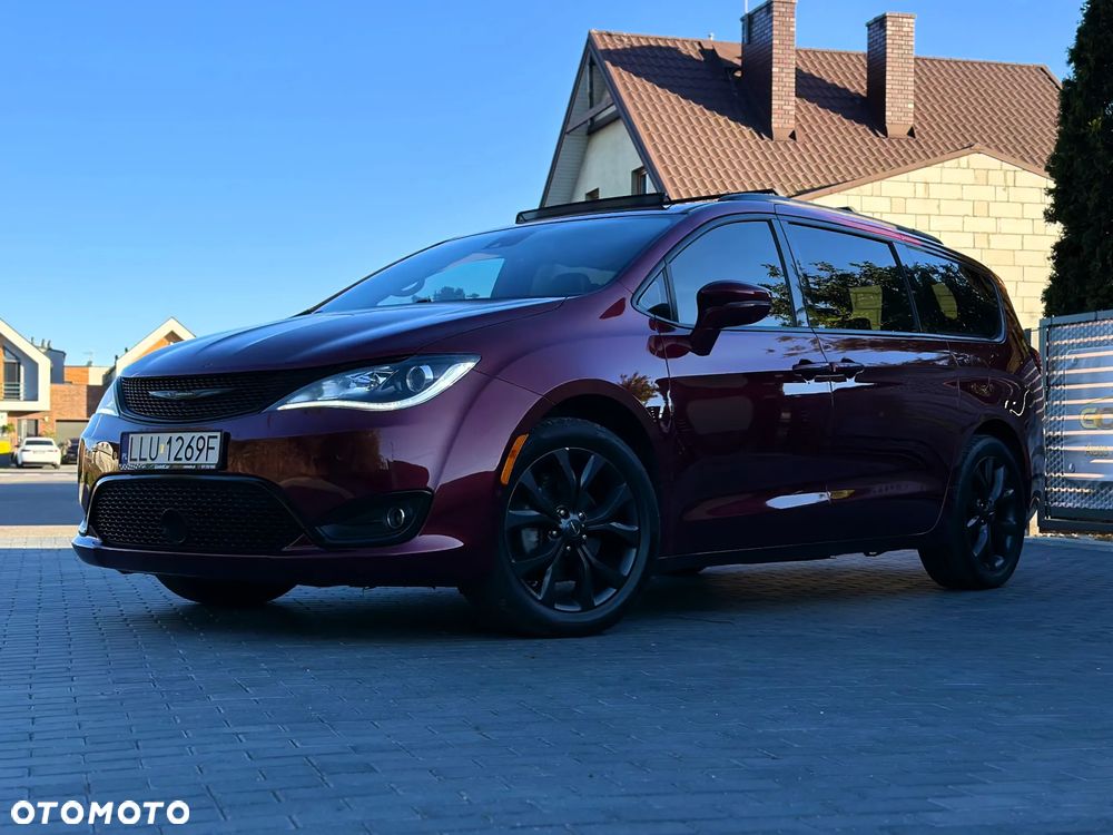 Chrysler Pacifica - 5