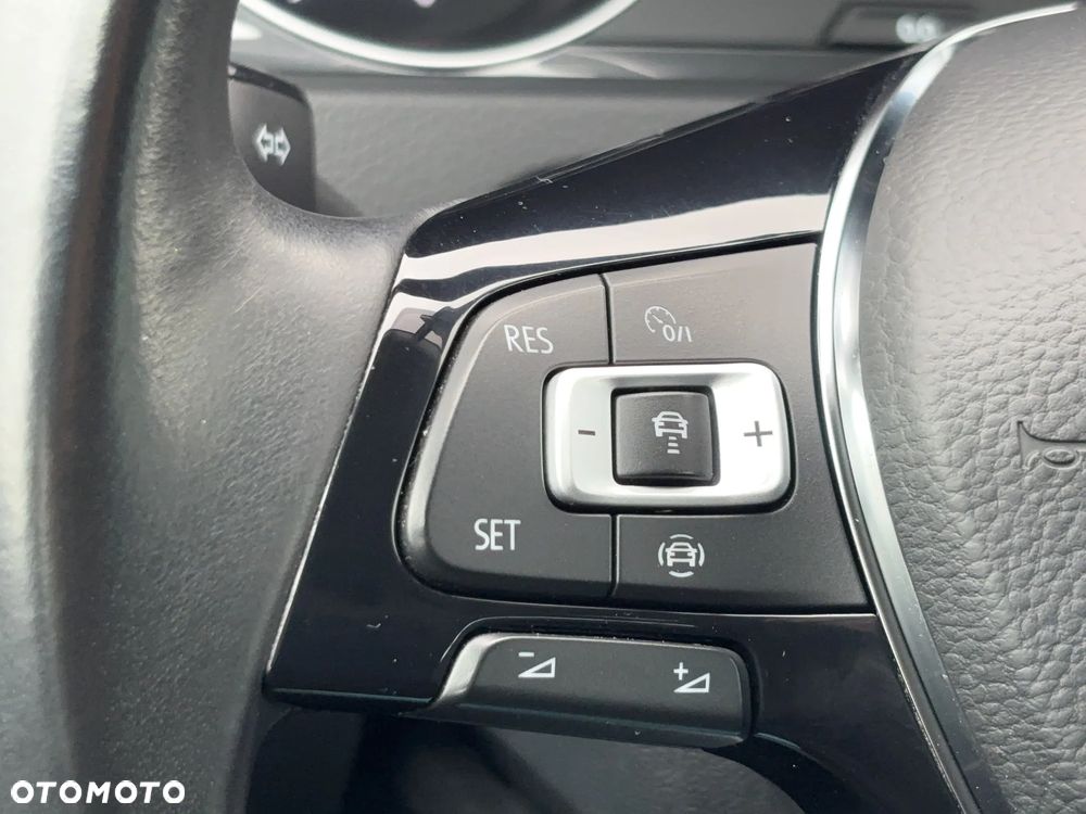 Volkswagen Golf 1.6 TDI BMT Comfortline - 17