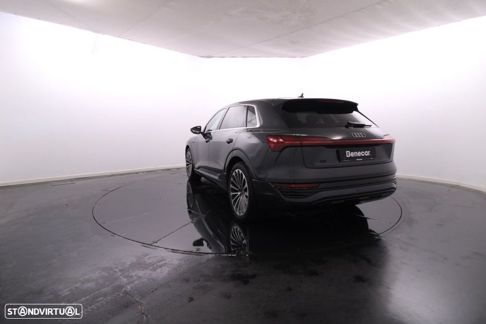 Audi Q8 e-Tron 55 quattro Advanced - 5