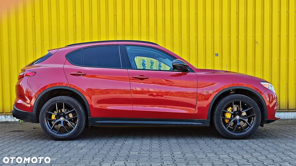Alfa Romeo Stelvio 2.0 Turbo 16V AT8-Q4 Veloce Ti - 4