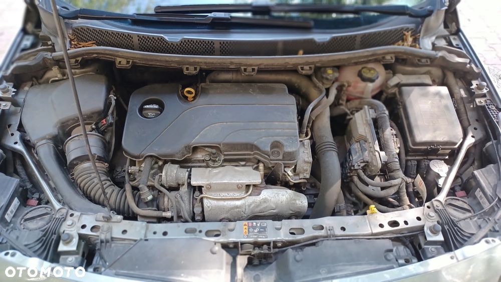 Opel Astra V 1.4 T Enjoy S&S - 11