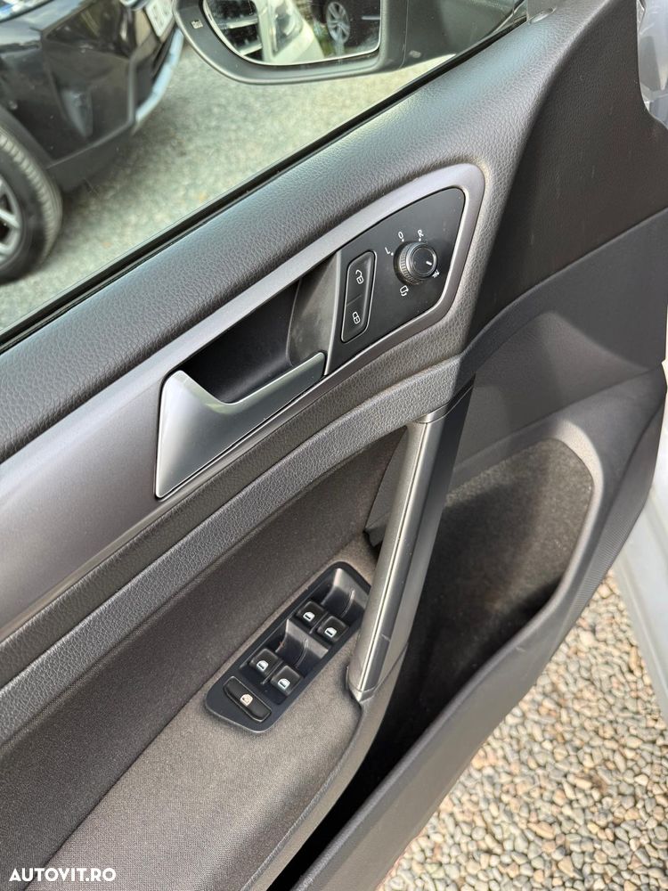 Volkswagen Golf 1.6 TDI BlueMotion Technology Trendline - 6