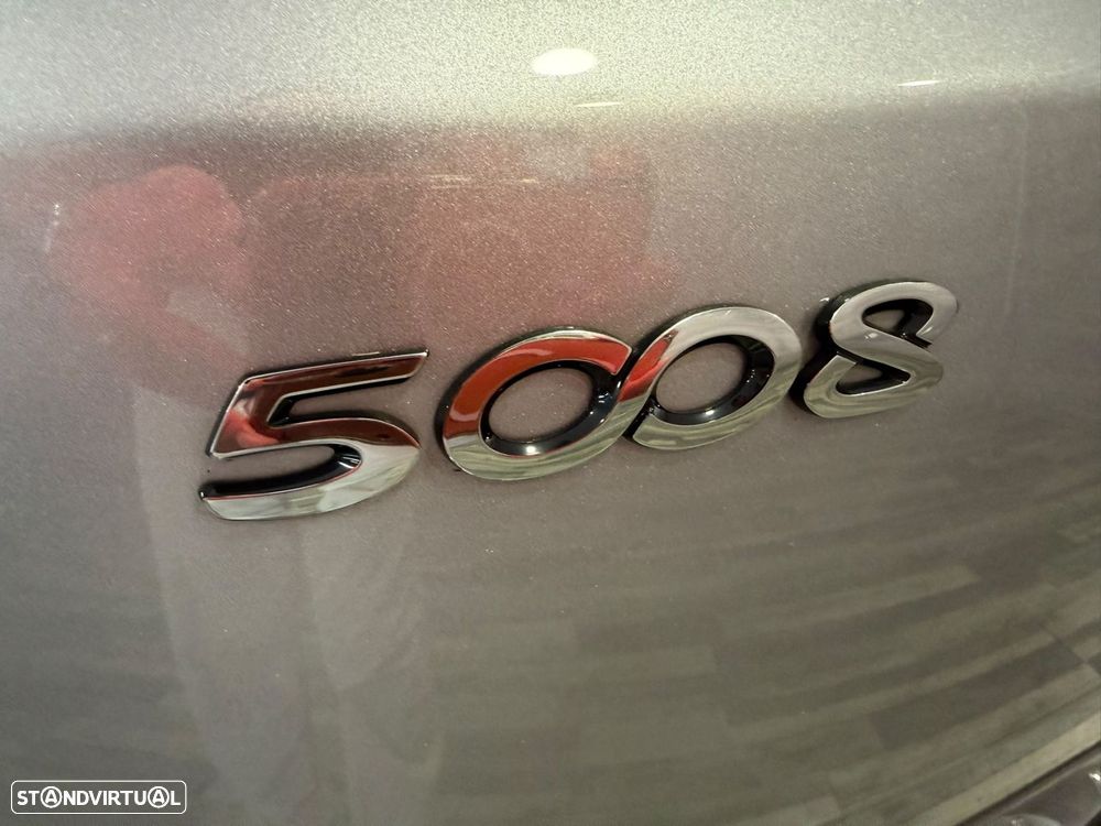 Peugeot 5008 1.2 PureTech Allure EAT8 - 33