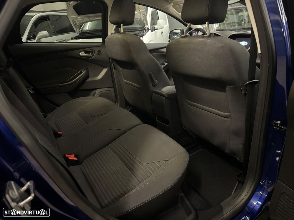 Ford Focus 1.0 EcoBoost Titanium - 10