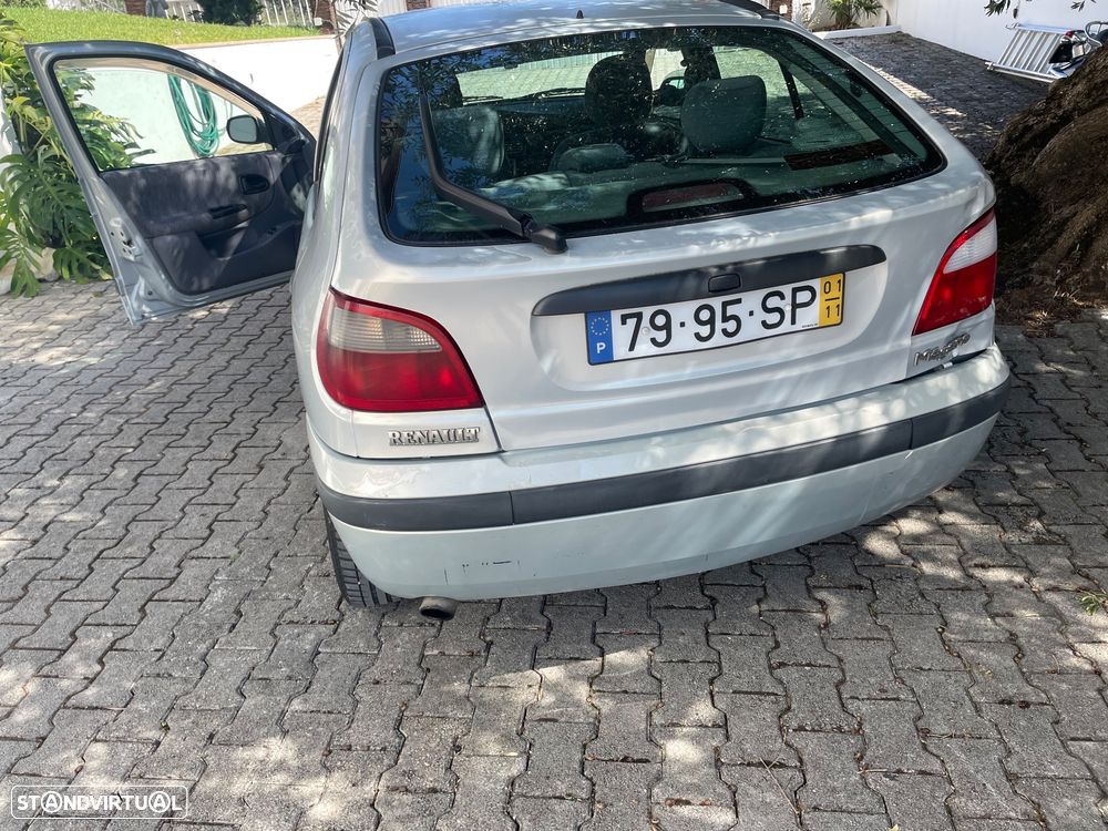 Renault Mégane 1.9 dTi Air - 6