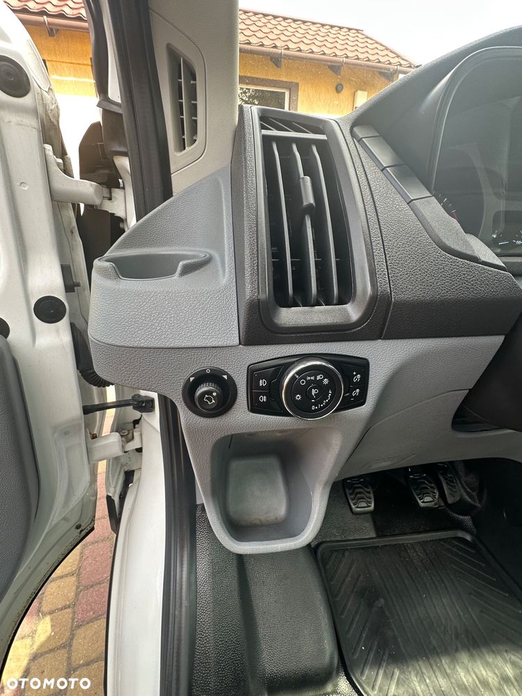 Ford transit - 12