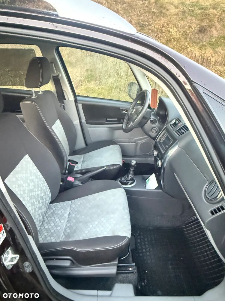 Suzuki SX4 - 4