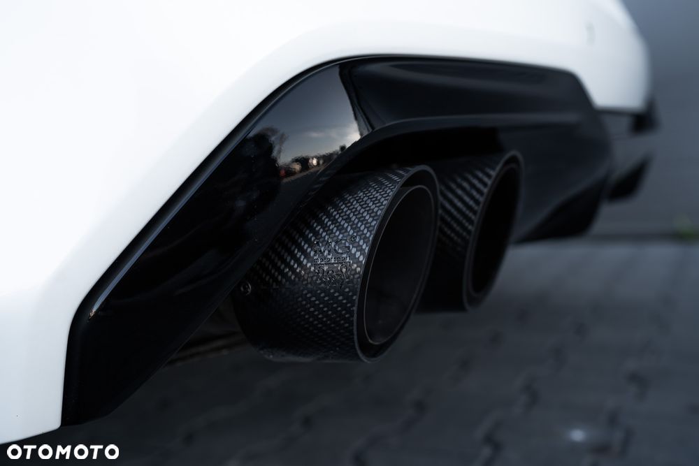 BMW M8 Competition - 12