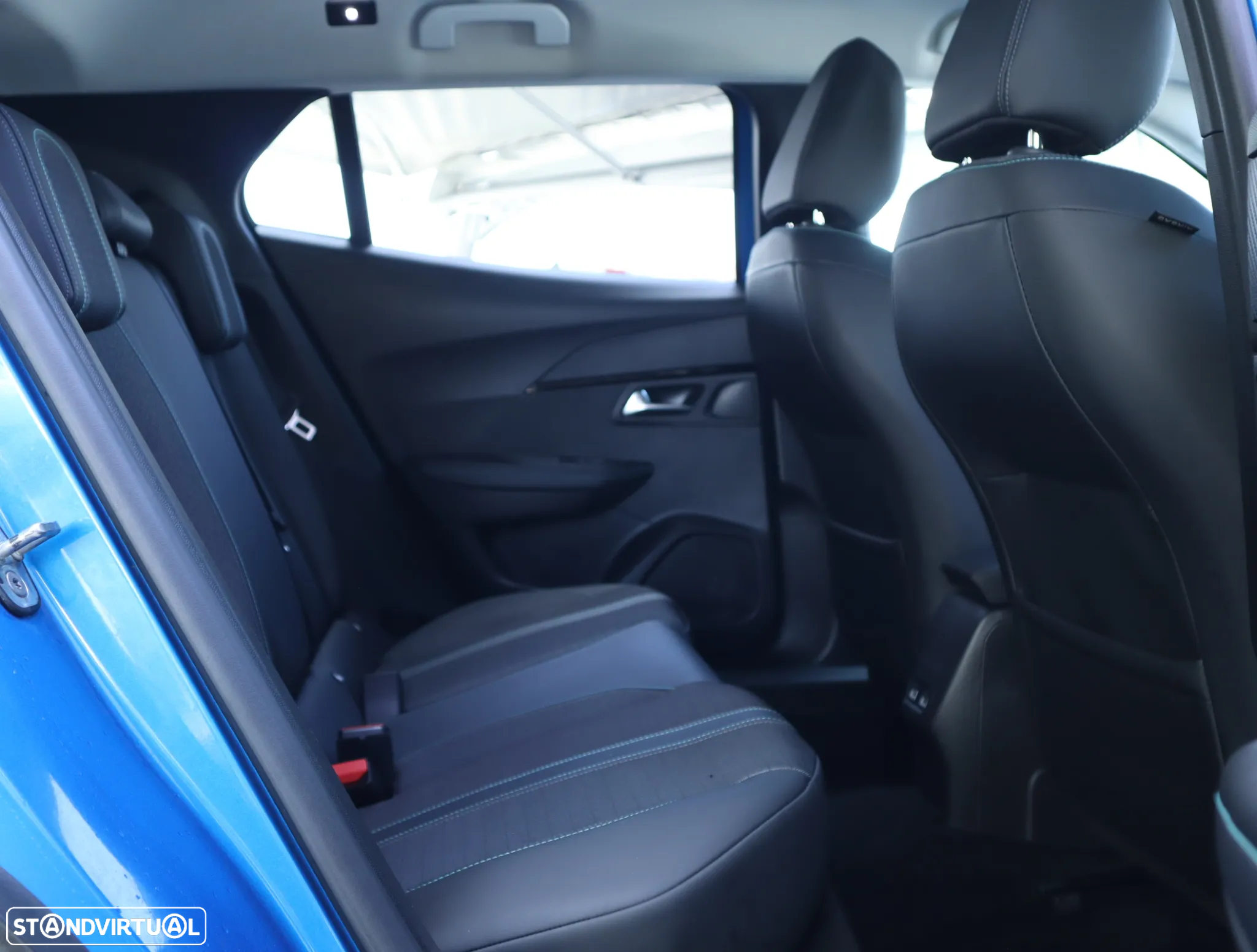 Peugeot e-2008 50 kWh Allure Pack - 21